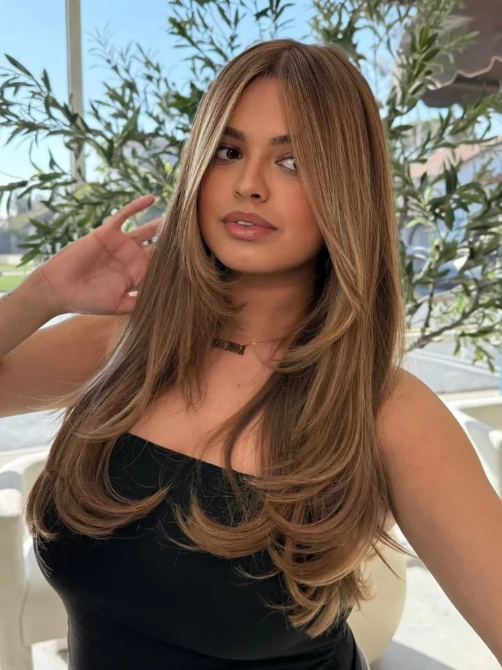 Collarbone Bob With Long Layers And Curtain Bangs — Hair Haircuts