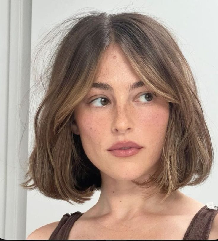 Medium Brown Collarbone Shag With Curtain Bangs — Hair Haircuts