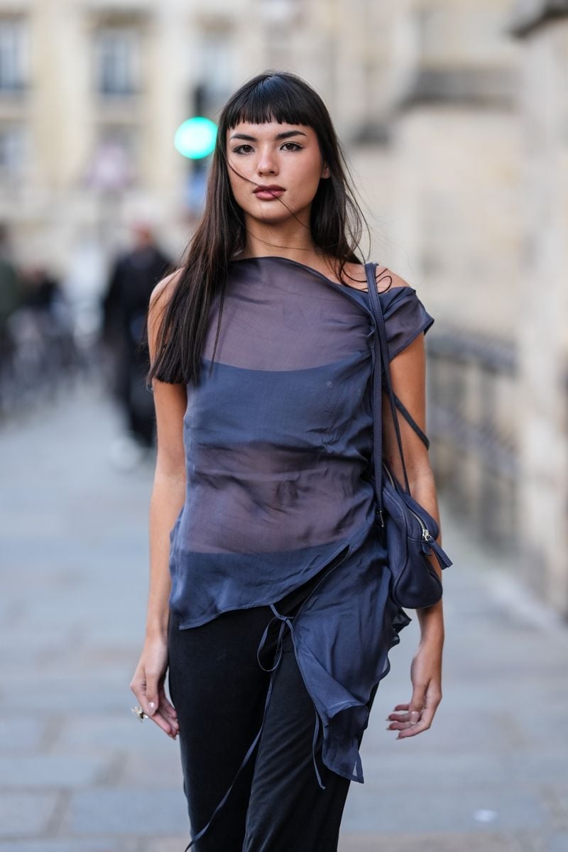 Collarbone Dark Brown Long Bob With Curtain Bangs and Air Dried — Hair Pictures