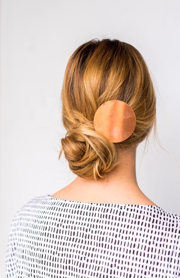 Long Wavy Blonde Chignon with Wooden Clip Long Wavy Blonde Chignon with Wooden Clip — Hair with Clips