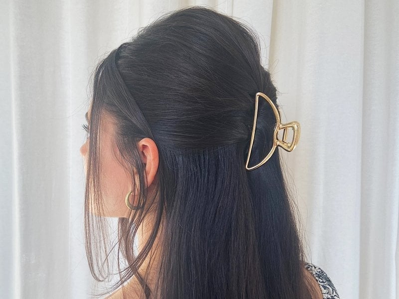 Long Straight Black Hair Half-Up Half-Down with Geometric Clip Long Straight Black Hair Half-Up Half-Down with Geometric Clip — Hair with Clips