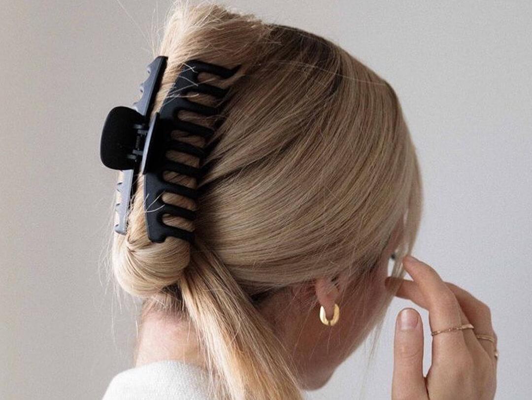 Mid-Back Wavy Blonde Hair Twisted Updo with Claw Clip Mid-Back Wavy Blonde Hair Twisted Updo with Claw Clip — Hair with Clips