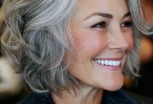 21 Stunning Short Hairstyles for Women Over 50 With Thick Wavy Hair – CreativeBooster