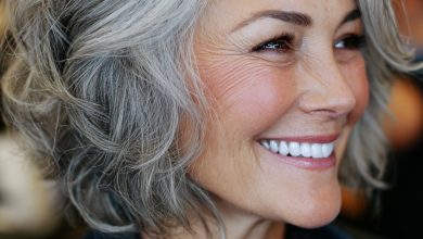 21 Stunning Short Hairstyles for Women Over 50 With Thick Wavy Hair – CreativeBooster
