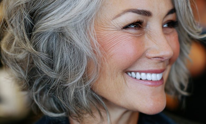 21 Stunning Short Hairstyles for Women Over 50 With Thick Wavy Hair – CreativeBooster