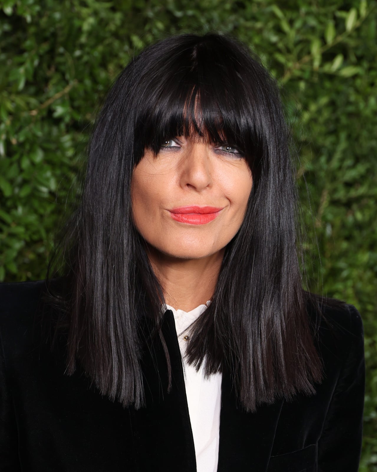 Black Collarbone Lob With Blunt Bangs Black Collarbone Lob With Blunt Bangs — Haircuts for Women