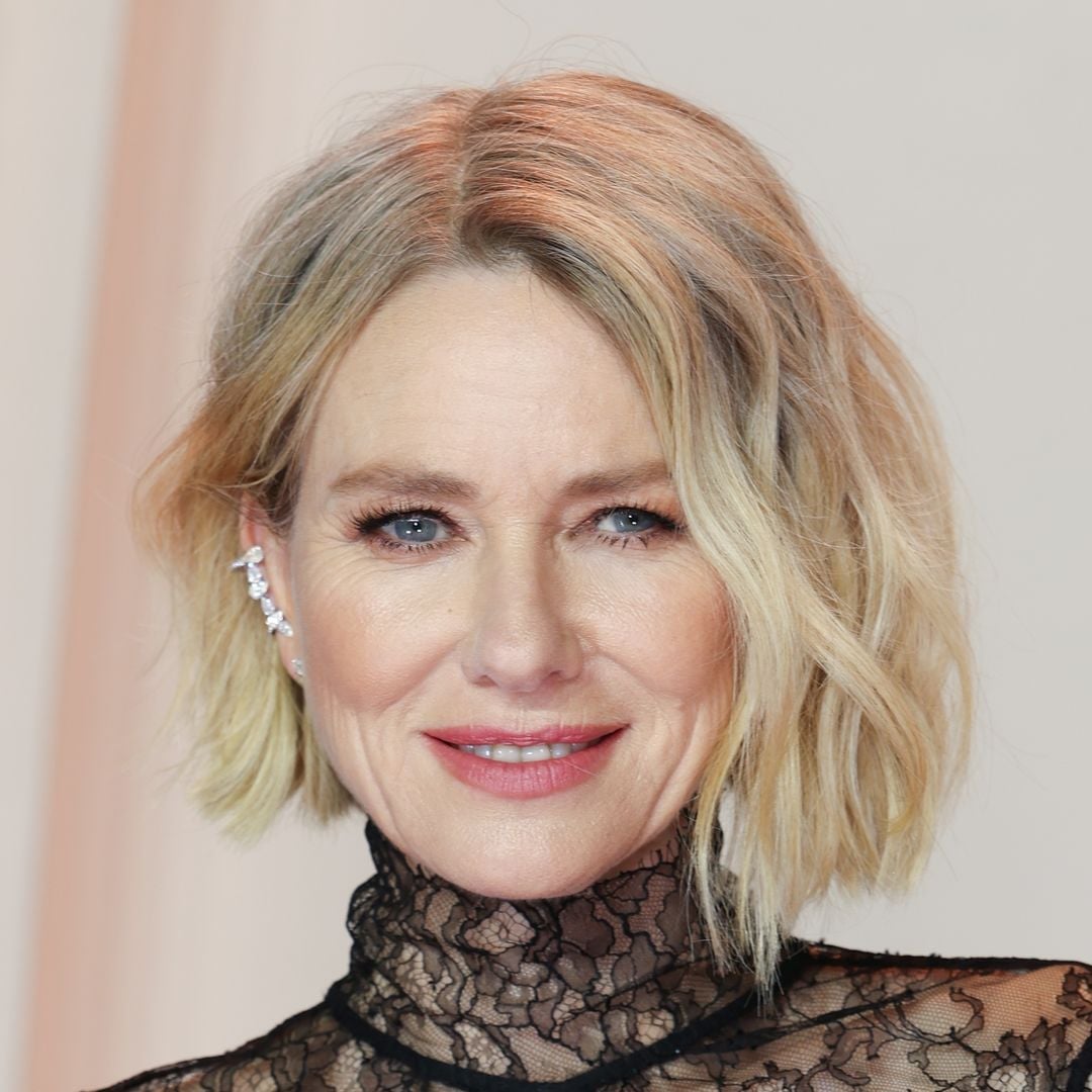 Collarbone Lob With Balayage Highlights and Textured Waves Collarbone Lob With Balayage Highlights and Textured Waves — Haircuts for Women