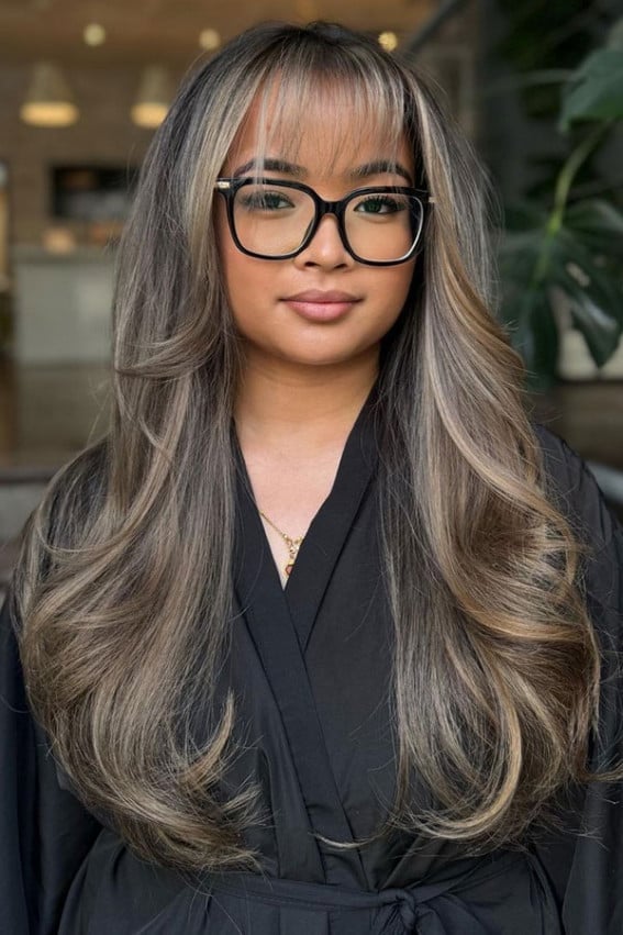 Long Wavy Hair With Blunt Bangs Long Wavy Hair With Blunt Bangs — Hairstyles for Round Face