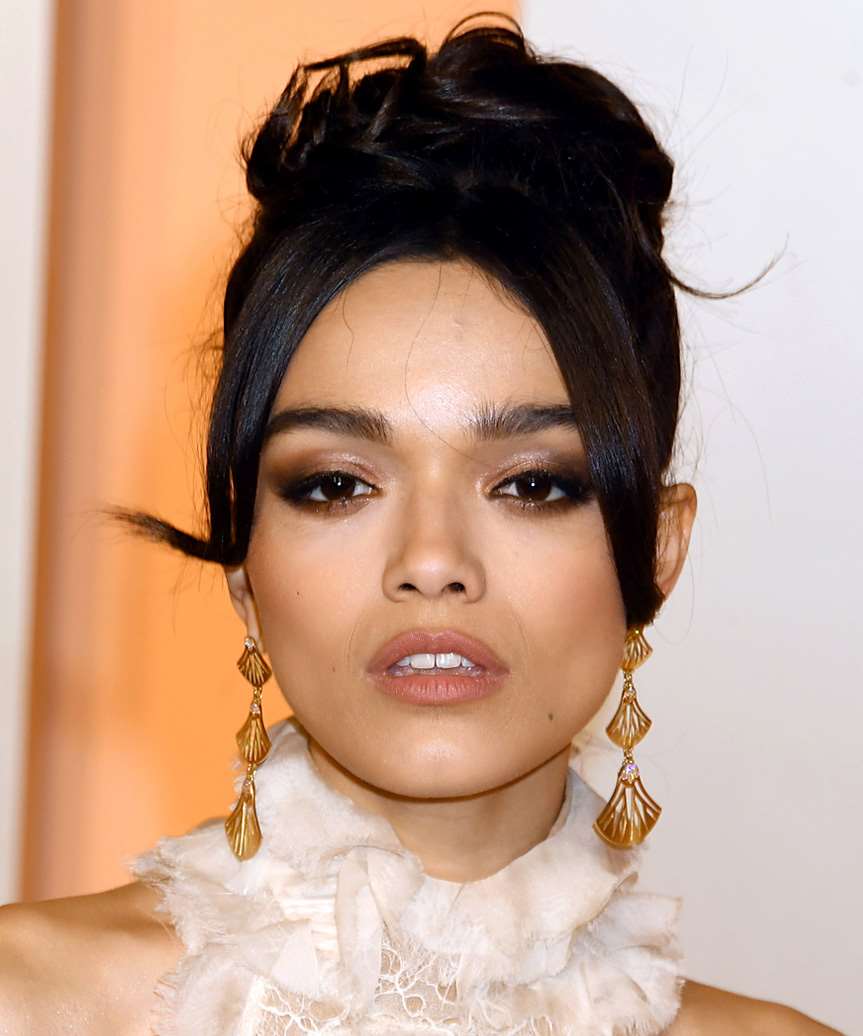 Collarbone Layered Lob With Side Part Collarbone Layered Lob With Side Part — Hairstyles for Round Face
