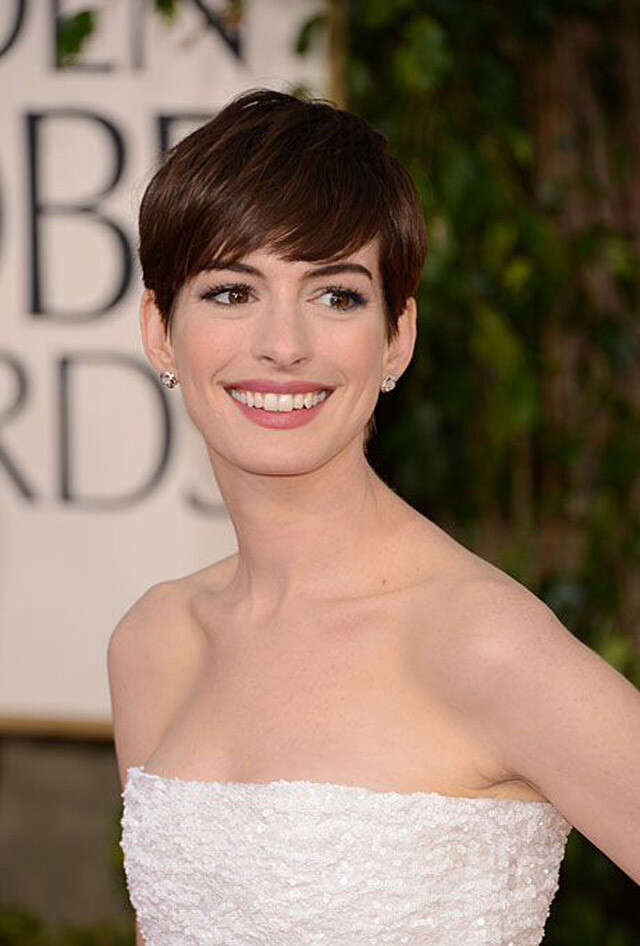 Textured Pixie With Side Swept Fringe Textured Pixie With Side Swept Fringe — Hairstyles for Round Face