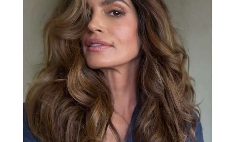 Long Hairstyles for Women Over 50: Cuts That Sell