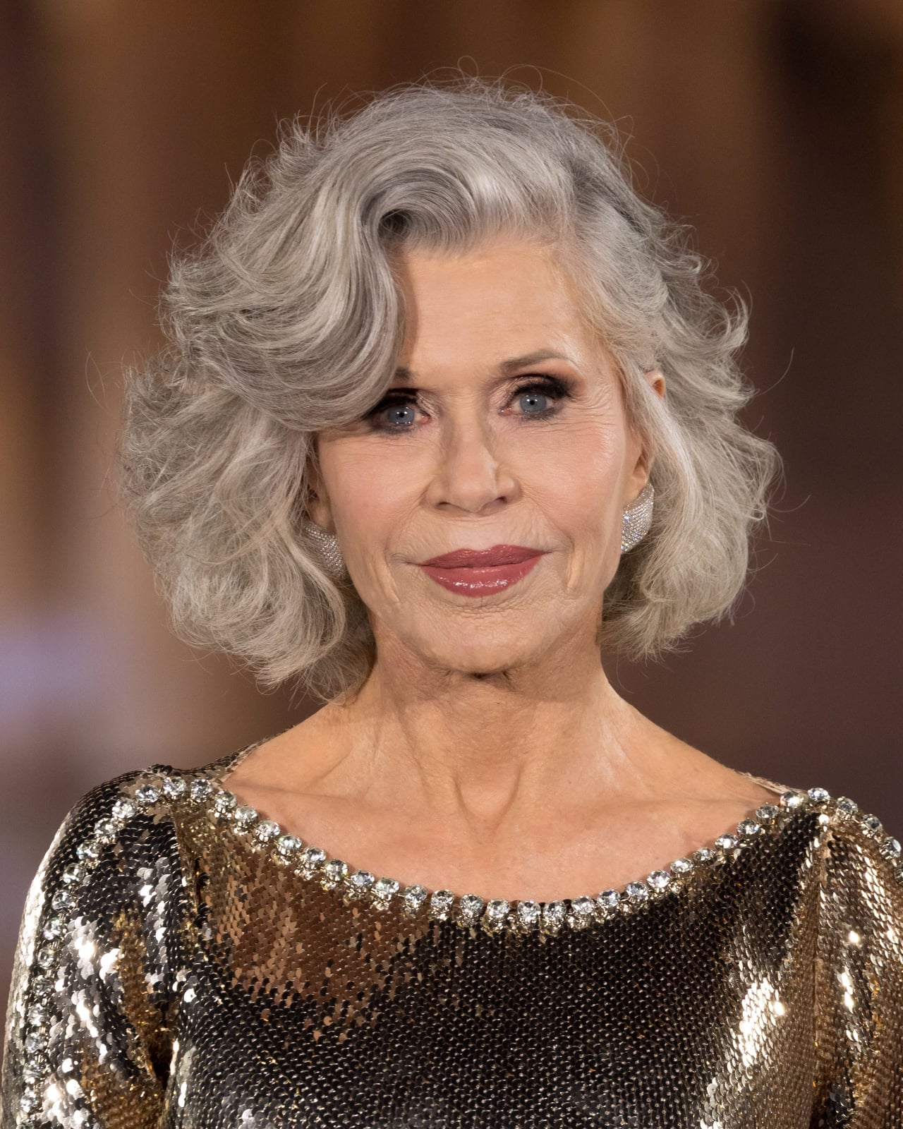 Silver Gray Layered Bob With Soft Waves — Hairstyles Pictures