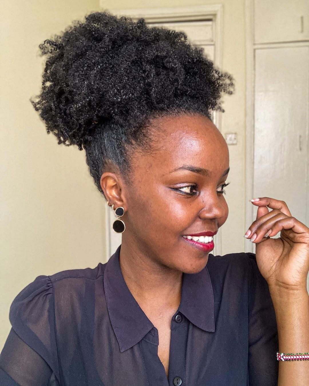 Shoulder-Length Dark Brown With Face-Framing Layers — Hairstyles to Do