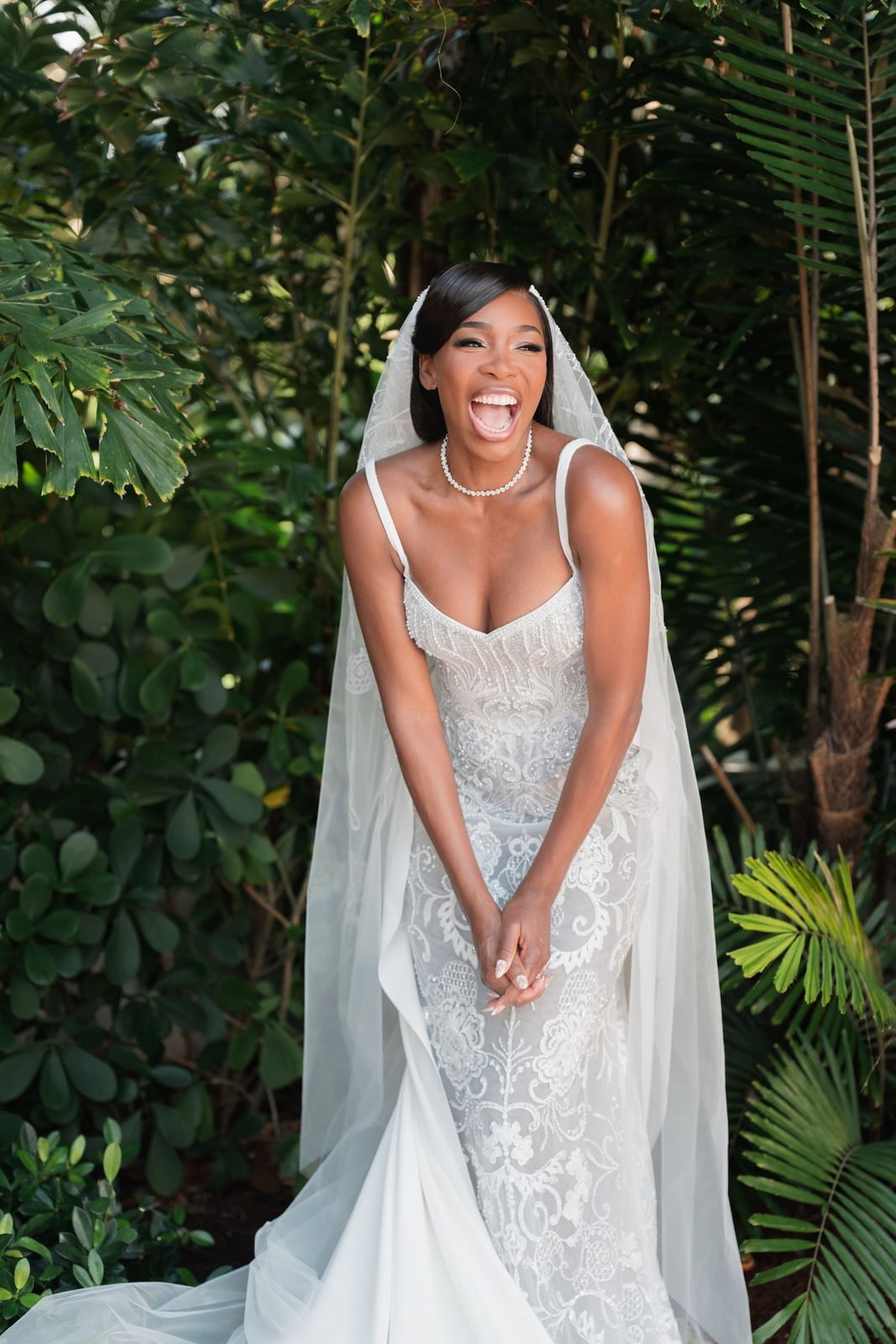 Black Shoulder Length Layered Blowout Black Shoulder Length Layered Blowout — Hairstyles with Veil