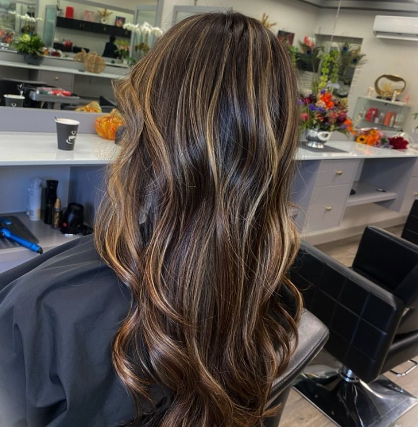 Mid-Back Dark Brown With Caramel Highlights, Wavy Mid-Back Dark Brown With Caramel Highlights, Wavy — Highlights on Dark Hair
