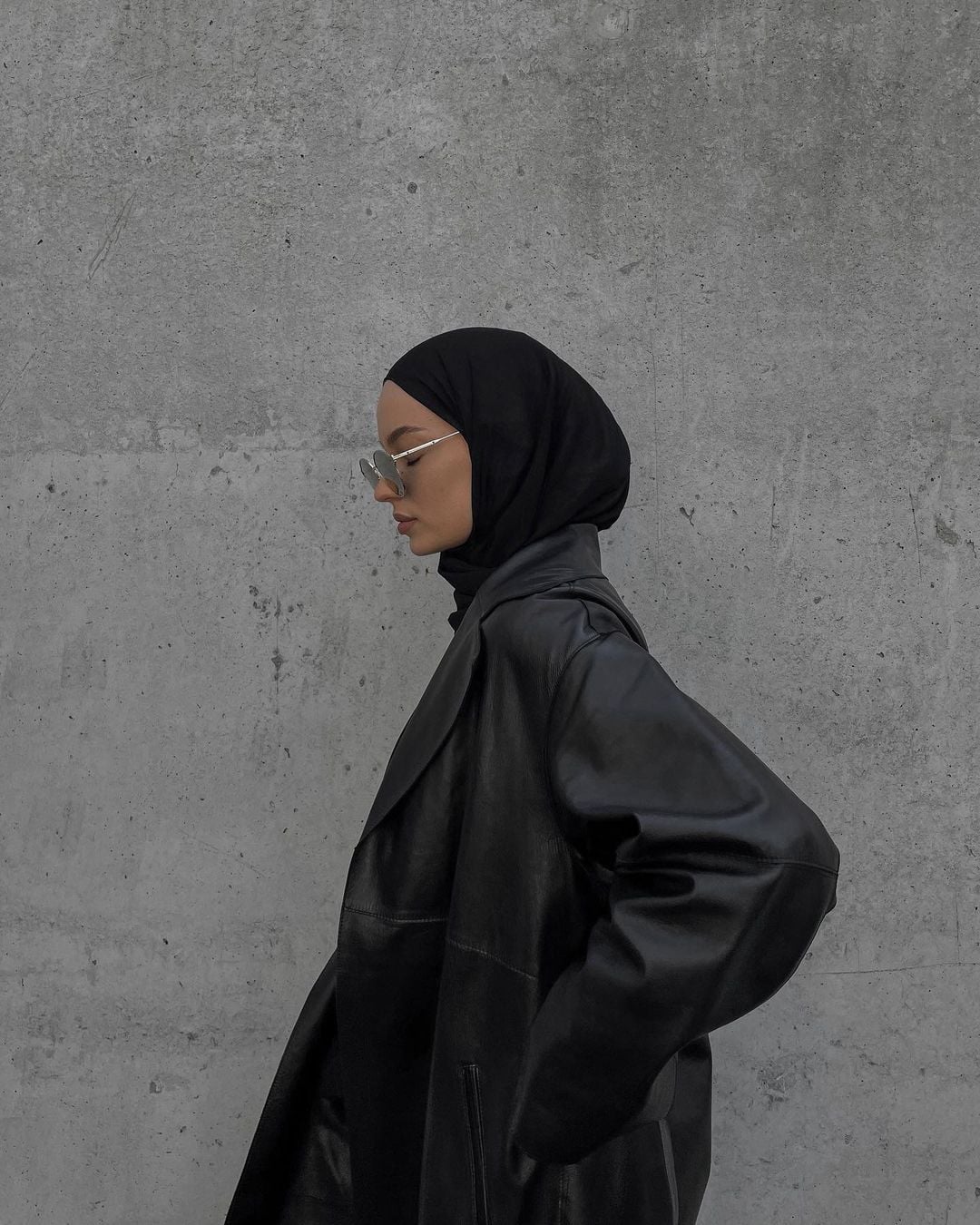 Black Leather Trench Coat for Monochrome Street Style — Hijab Outfits