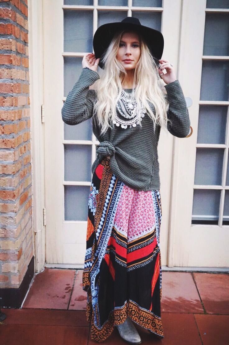 Patterned Maxi Skirt With Textured Knit Sweater and Gray Ankle Boots Patterned Maxi Skirt With Textured Knit Sweater and Gray Ankle Boots — Hippie Outfits