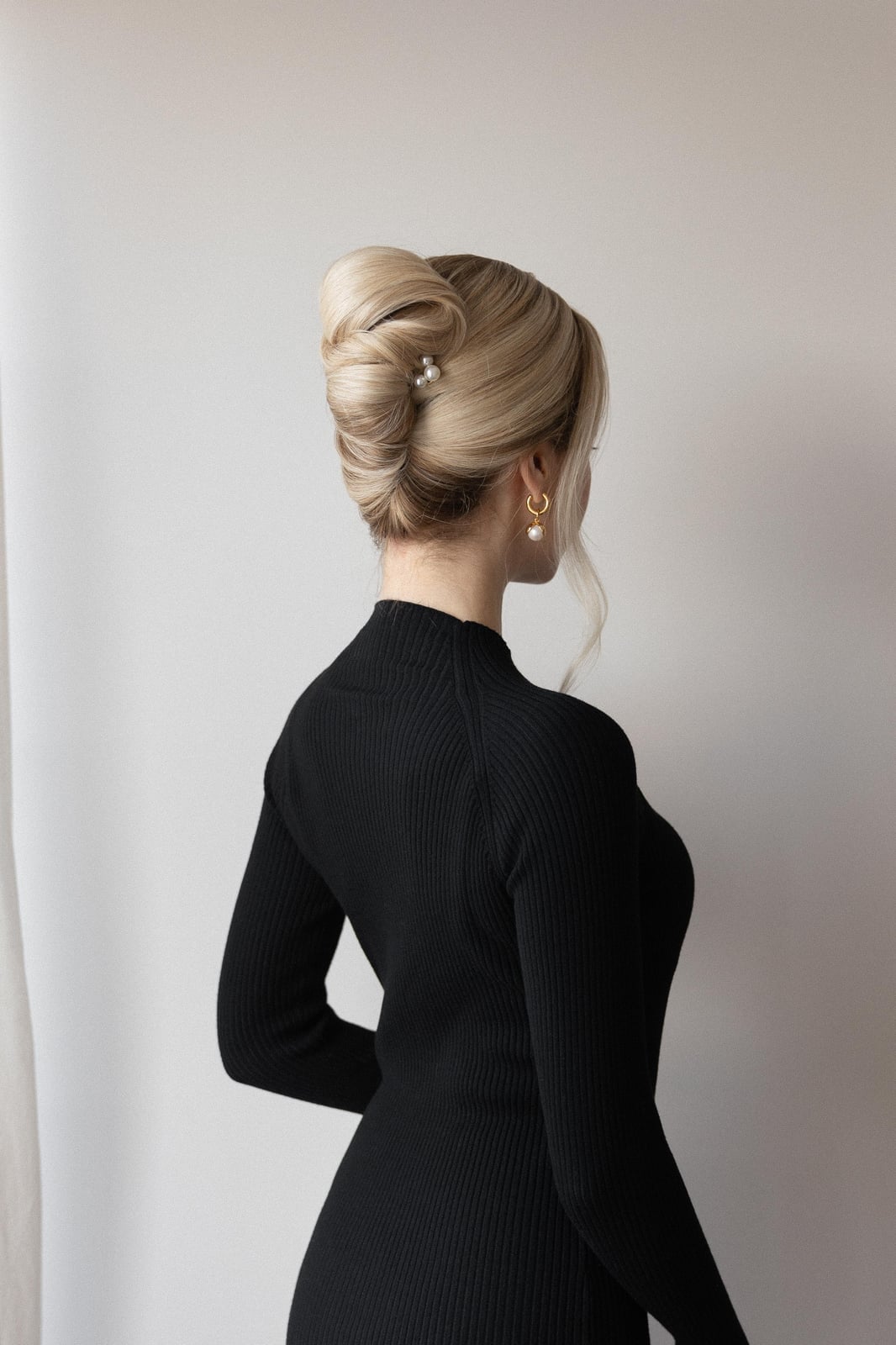 Blonde Classic French Twist Blonde Classic French Twist — Holiday Hairstyles