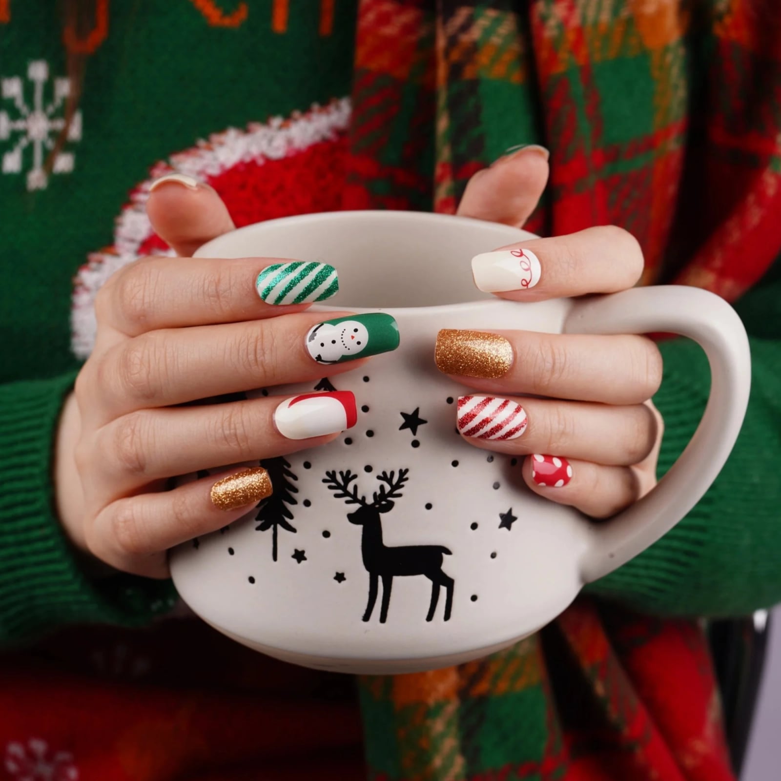 Short Square Christmas Mix Snowman Bow Short Square Christmas Mix Snowman Bow — Holiday Nail Designs
