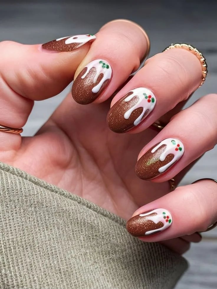 Medium Oval Gingerbread Cookie Icing Nails Medium Oval Gingerbread Cookie Icing Nails — Holiday Nail Designs