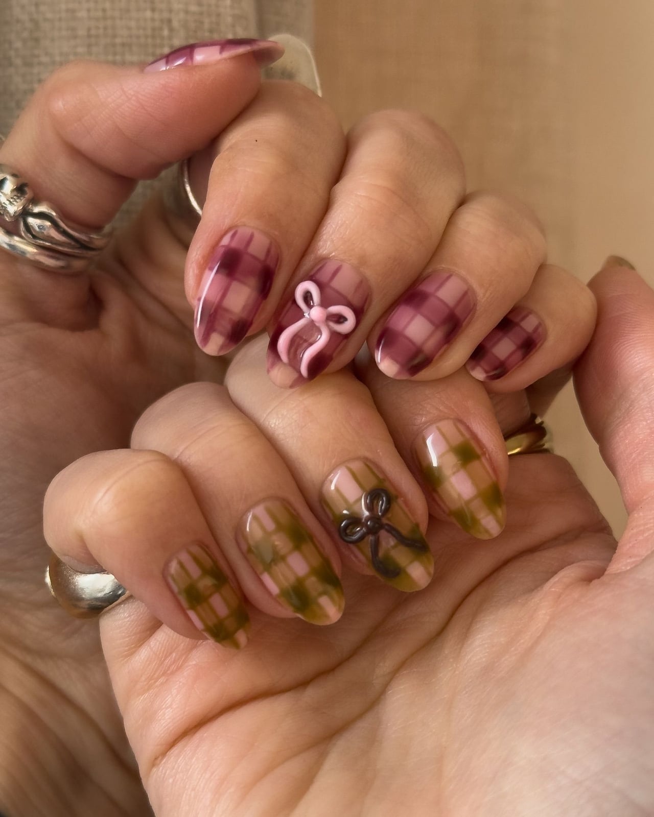 Short Soft Square Plaid Bow Nails Short Soft Square Plaid Bow Nails — Holiday Nail Designs
