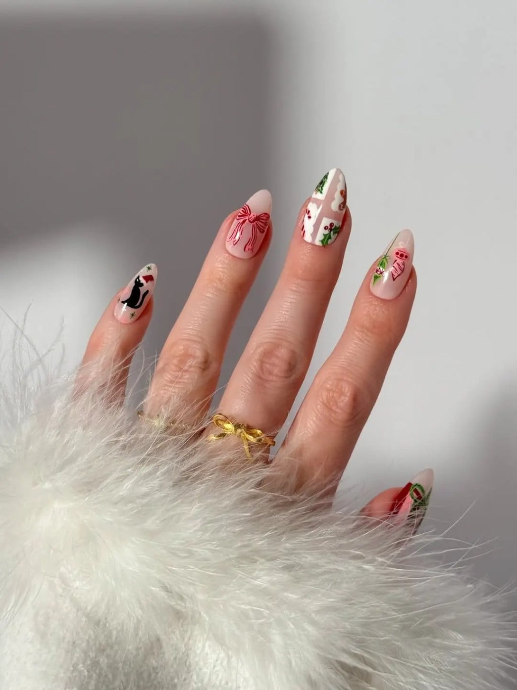 Long Almond Festive Holiday Art Nails Long Almond Festive Holiday Art Nails — Holiday Nails