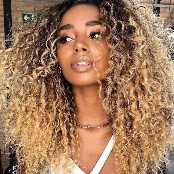 Collarbone Honey Blonde With Balayage Highlights
