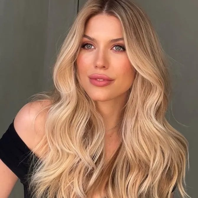Mid-Back Honey Blonde Balayage With Sun-Kissed Highlights — Honey Blonde Hair