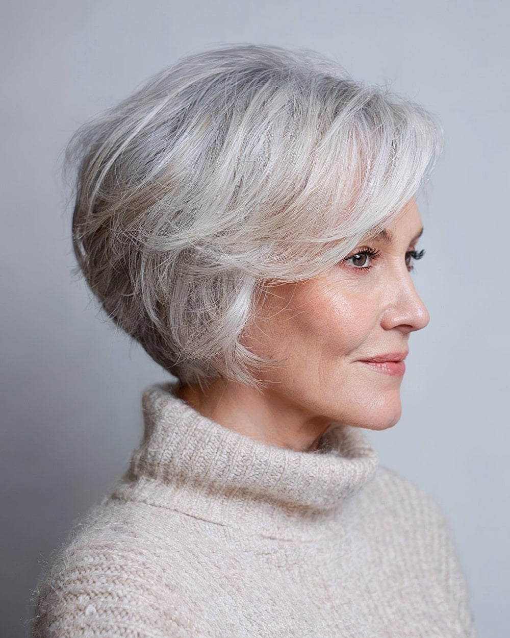 Short Silver Gray Bob With Soft Waves Short Silver Gray Bob With Soft Waves — Inverted Bob