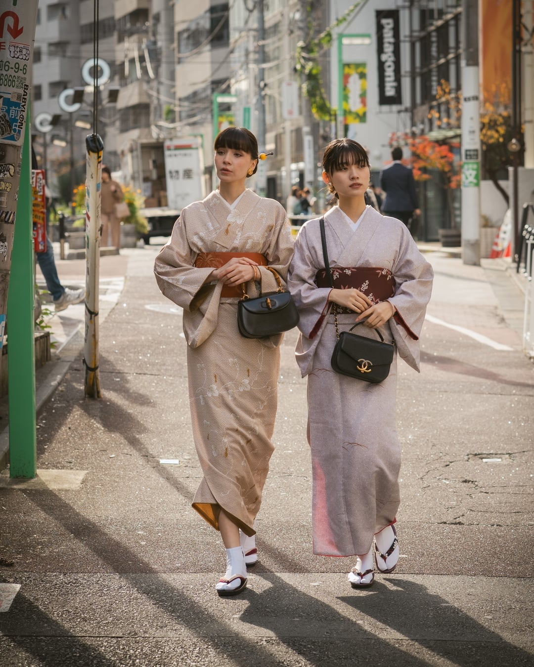 Elegant Kimono With Obi and Geta Sandals — Japan Outfits