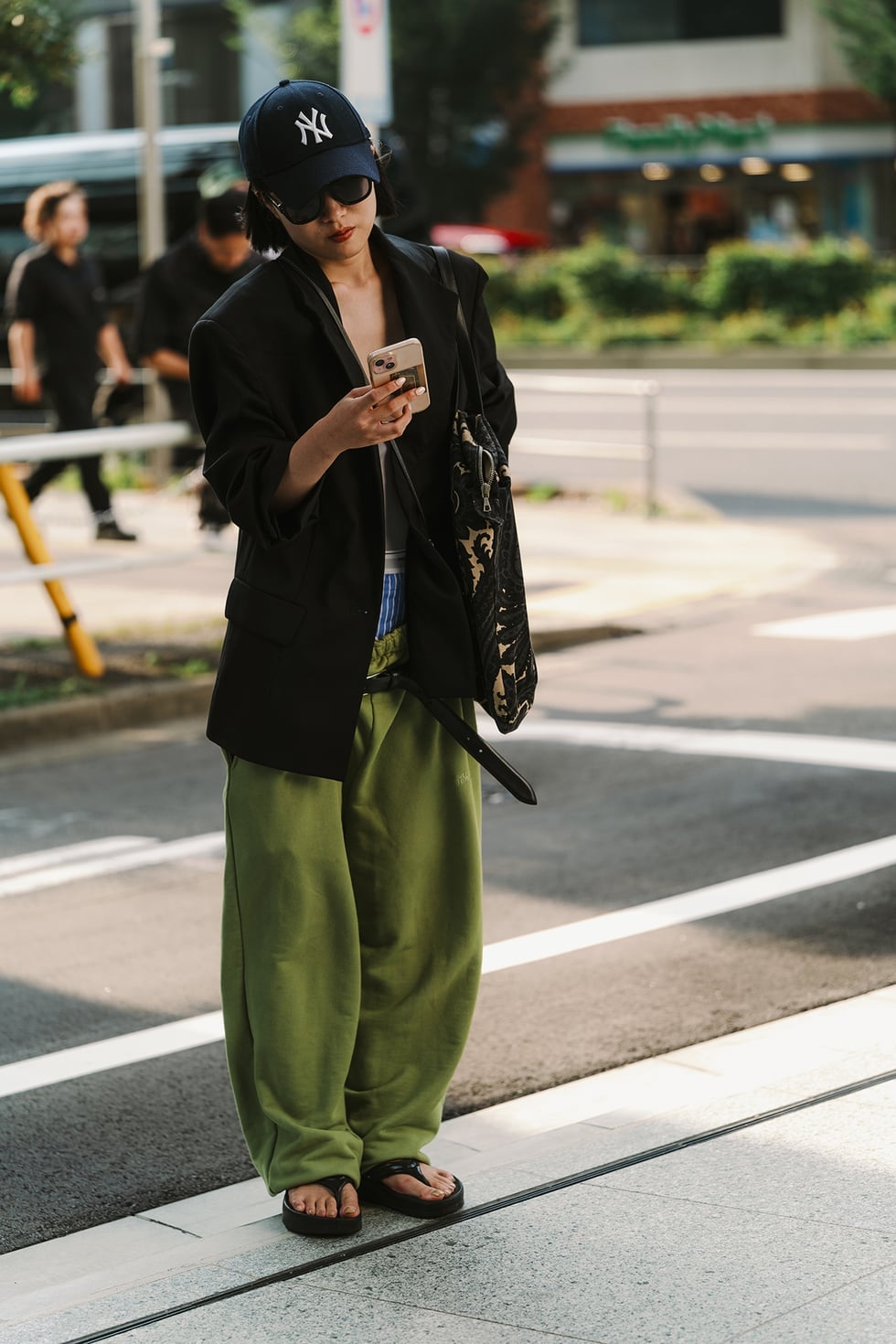 Oversized Blazer With Wide-Leg Sweatpants — Japan Outfits