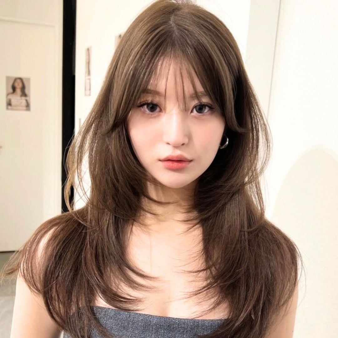 Mid-Back Layers With Curtain Bangs Mid-Back Layers With Curtain Bangs — Japanese Hairstyles