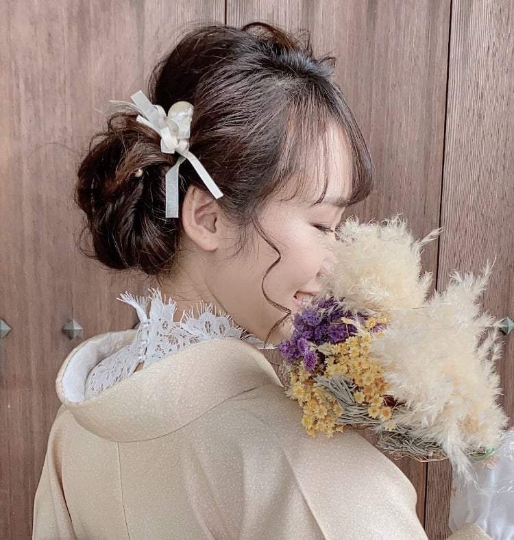 Loose Updo With Wispy Bangs and Bow Loose Updo With Wispy Bangs and Bow — Japanese Hairstyles