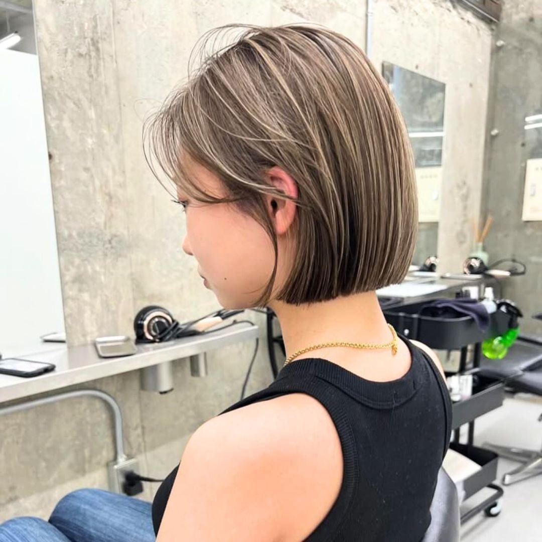 Collarbone Bob With Side-Swept Bangs Collarbone Bob With Side-Swept Bangs — Japanese Hairstyles