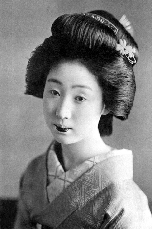 Traditional Shimada Updo Traditional Shimada Updo — Japanese Hairstyles