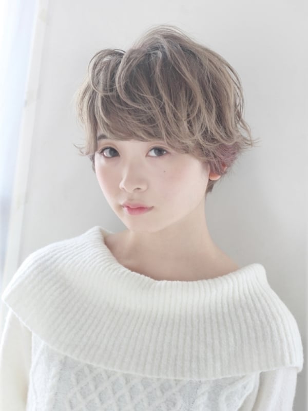 Textured Light Brown Pixie With Pink Streaks Textured Light Brown Pixie With Pink Streaks — Japanese Hairstyles