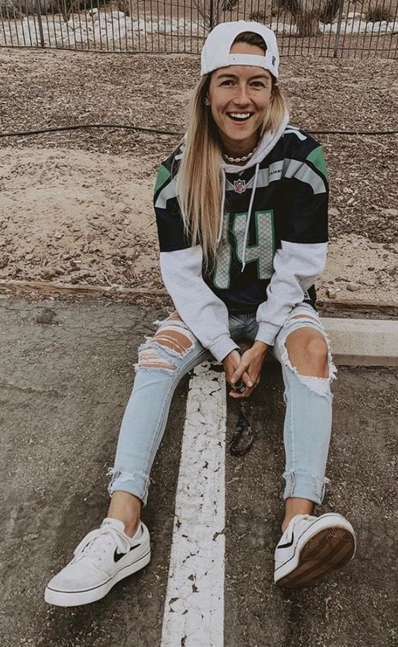 Football Jersey Over Hoodie with Distressed Skinny Jeans — Jersey Outfit