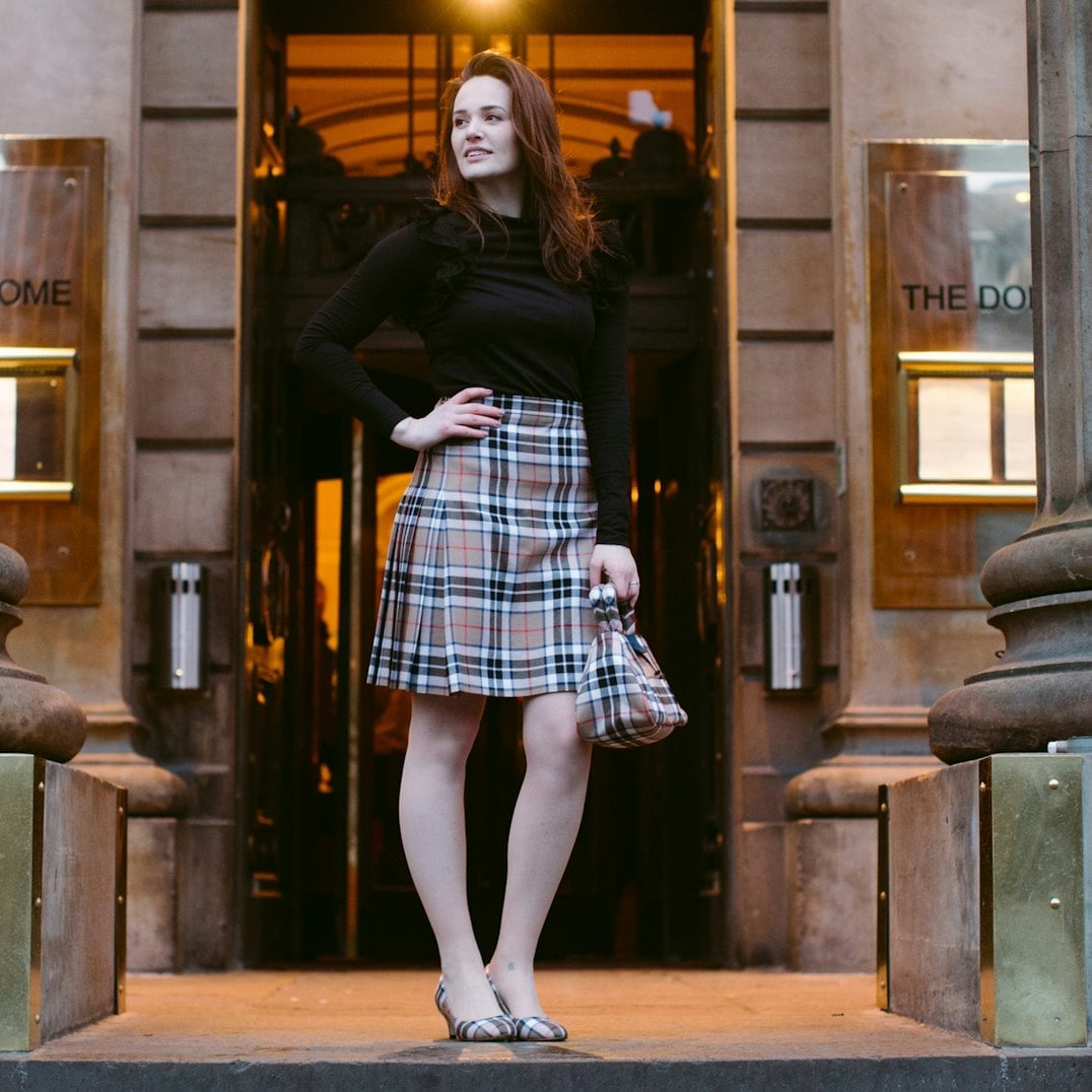 Gray Plaid Kitten Heels With Plaid Skirt and Long Sleeve Top Gray Plaid Kitten Heels With Plaid Skirt and Long Sleeve Top — Kitten Heels Outfits