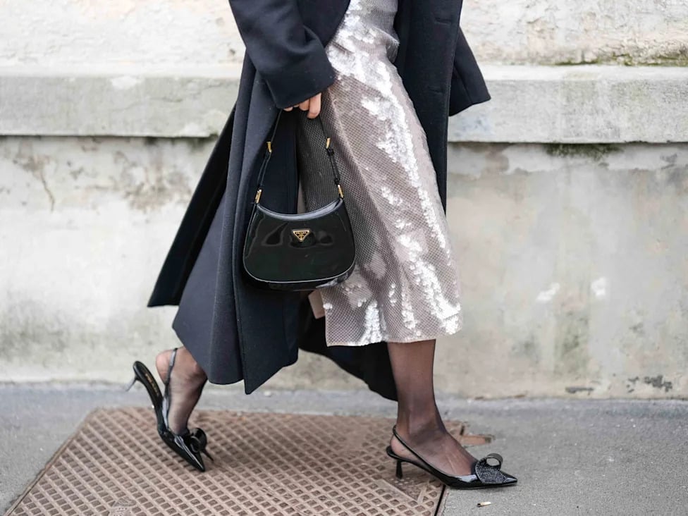 Bow Detail Kitten Heels With Sequin Skirt and Long Coat Bow Detail Kitten Heels With Sequin Skirt and Long Coat — Kitten Heels Outfits