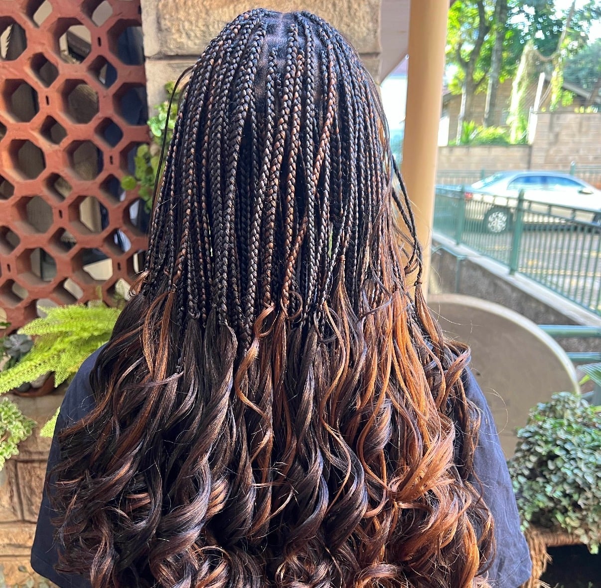 Mid-Back Box Braids With Caramel Highlights And Curly Ends, Middle — Knotless Braids