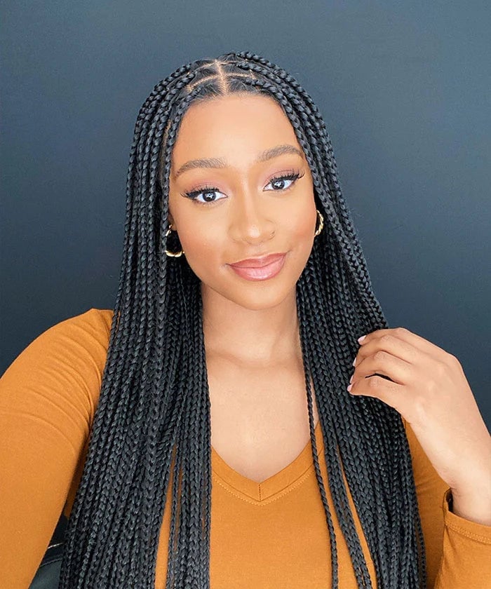 Mid-Back Black Knotless Braids With Brown Highlights and Wavy Ends Mid-Back Black Knotless Braids With Brown Highlights and Wavy Ends — Knotless Hairstyles