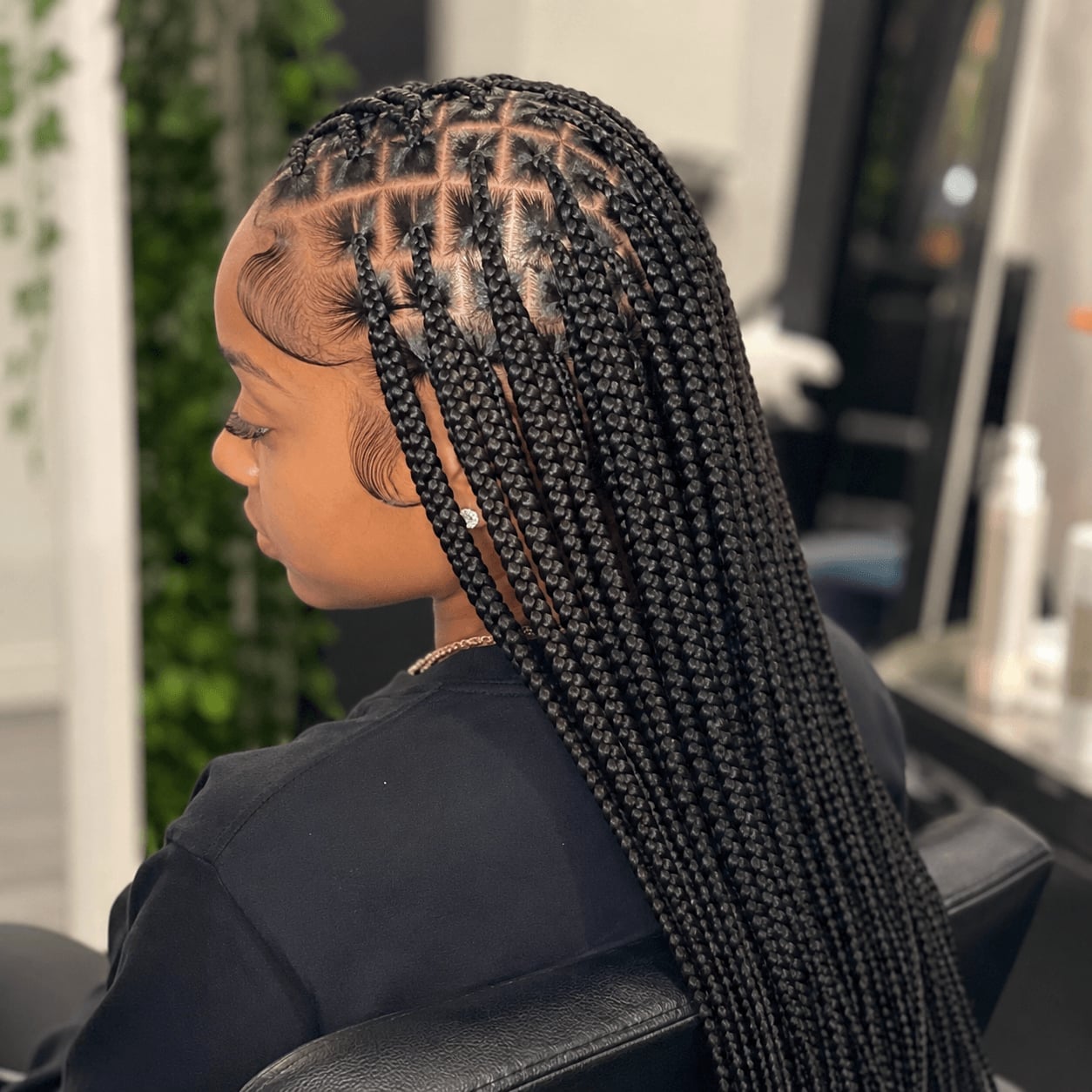 Mid-Back Knotless Braids With Geometric Parting Mid-Back Knotless Braids With Geometric Parting — Knotless Hairstyles