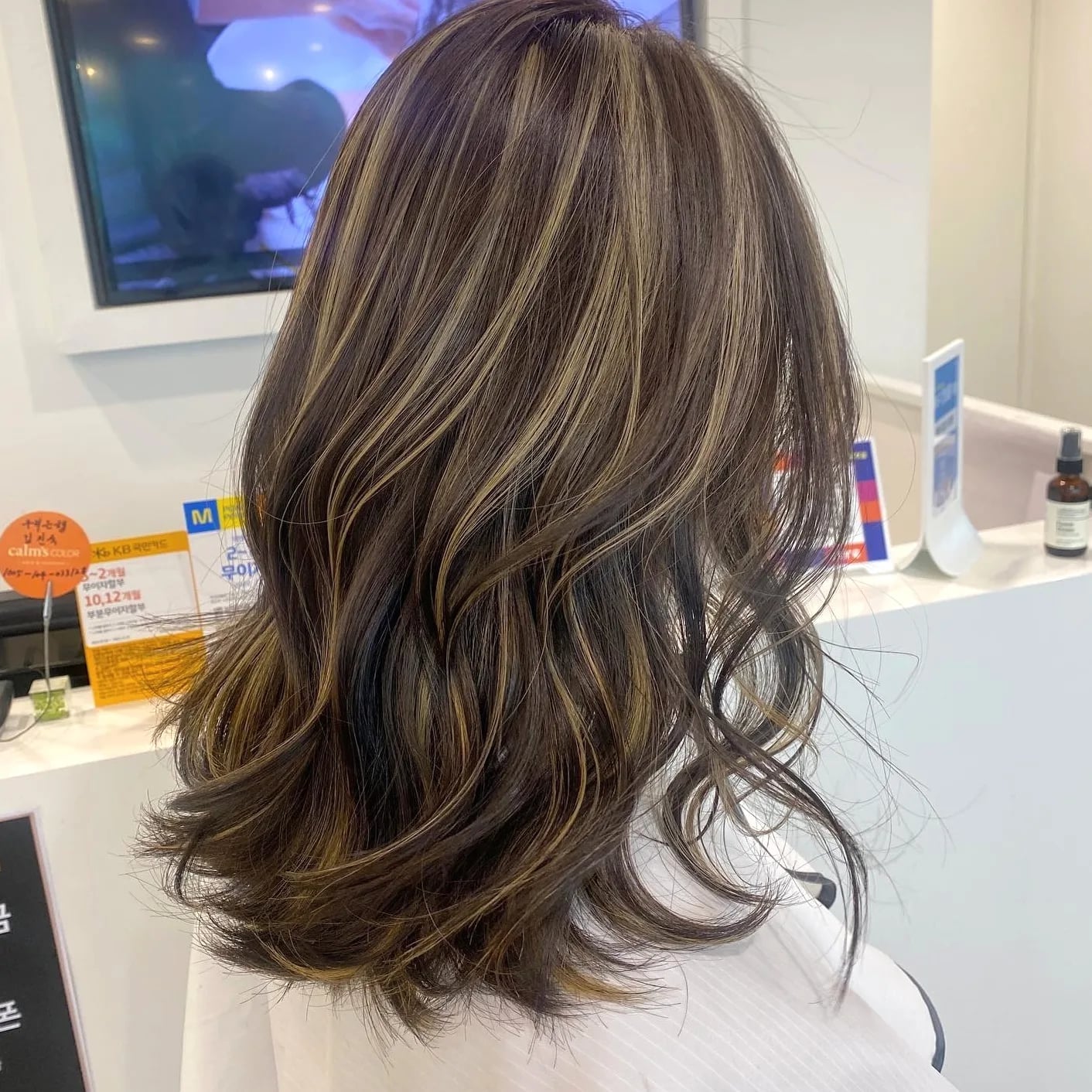 Dark Brown Collarbone Layers Highlights Dark Brown Collarbone Layers Highlights — Korean Hair