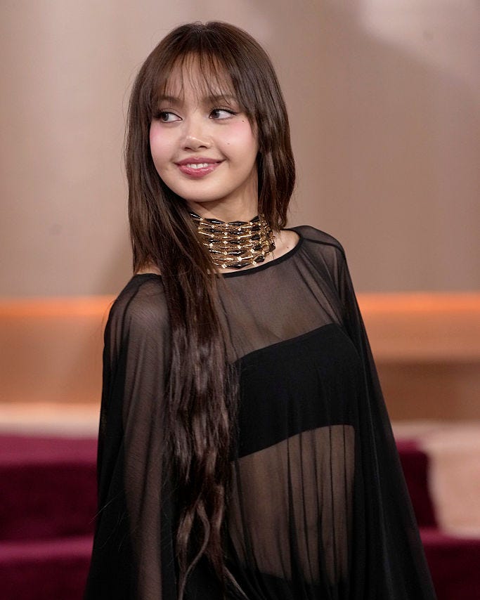 Collarbone Hush Cut With Wispy Bangs Collarbone Hush Cut With Wispy Bangs — Korean Hairstyles