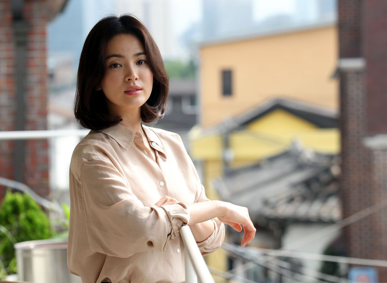 Chin Length Blunt Bob Sleek Chin Length Blunt Bob Sleek — Korean Hairstyles