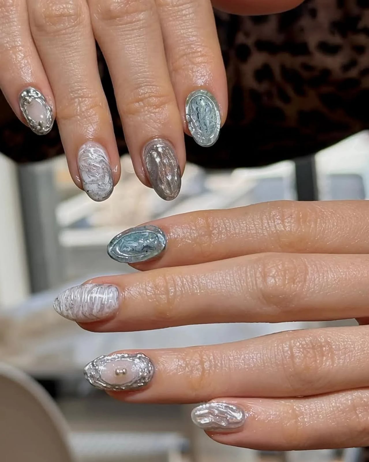 Short Oval Marbled Textured Nails — Korean Nail Art