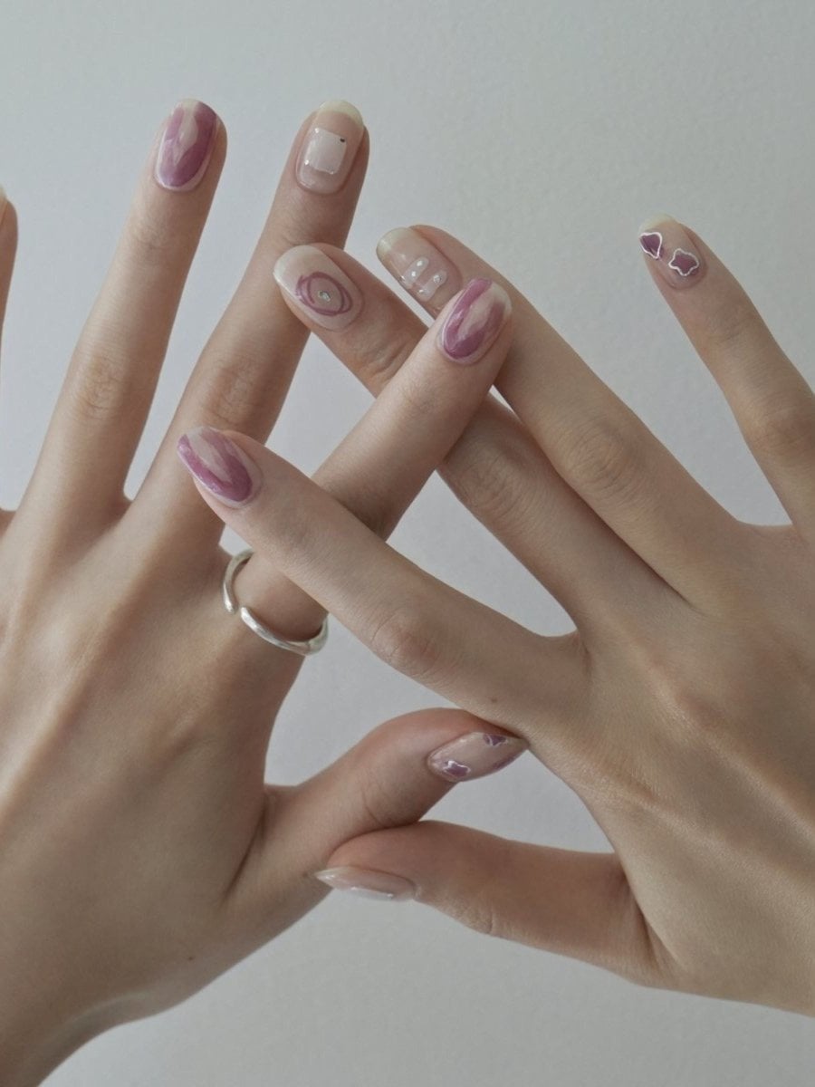 Medium Oval White Pressed Flower Nails — Korean Nail Art