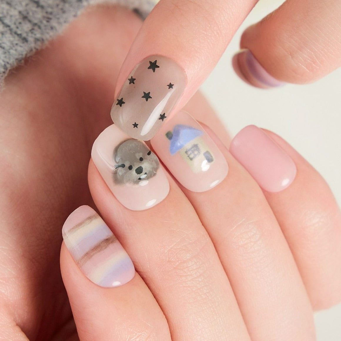 Short Soft Square Illustrated Art Nails — Korean Nails