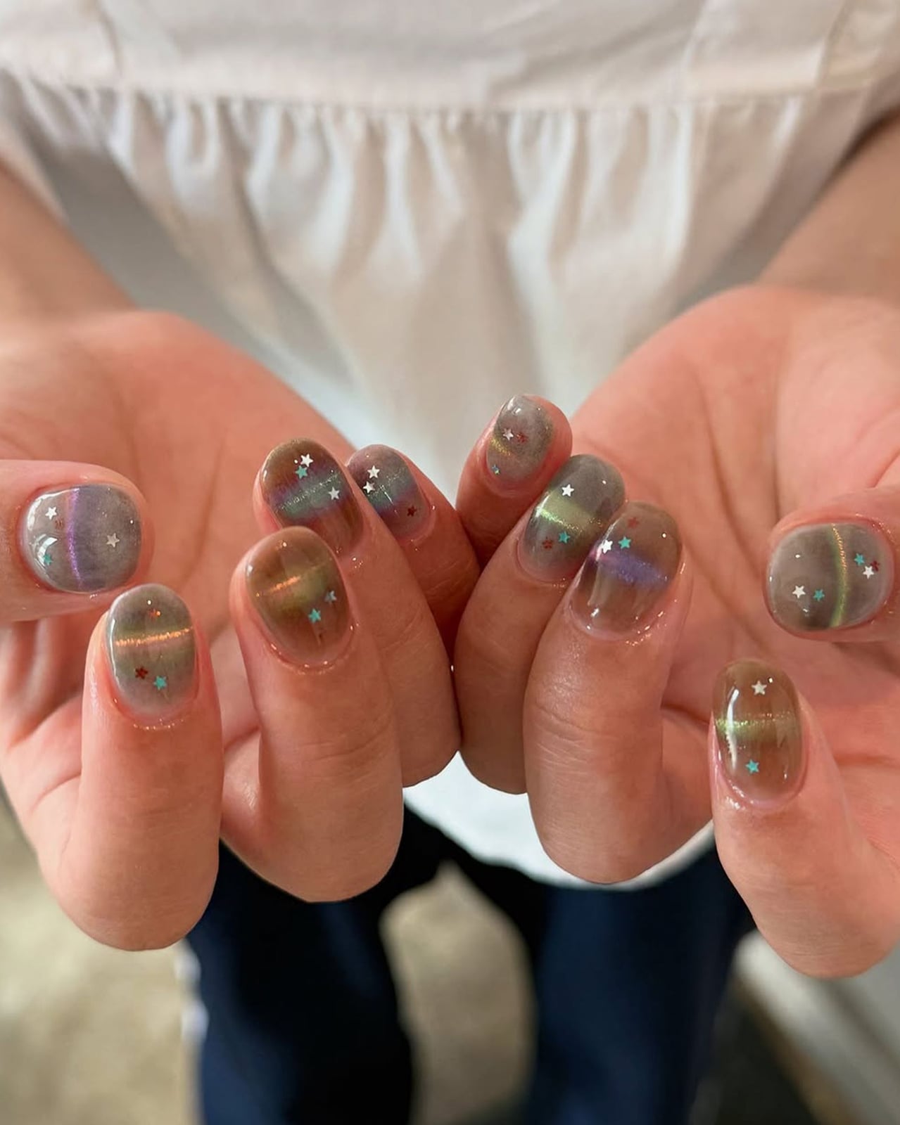 Short Oval Gray Purple Green Brown Cat-Eye Nails — Korean Nails