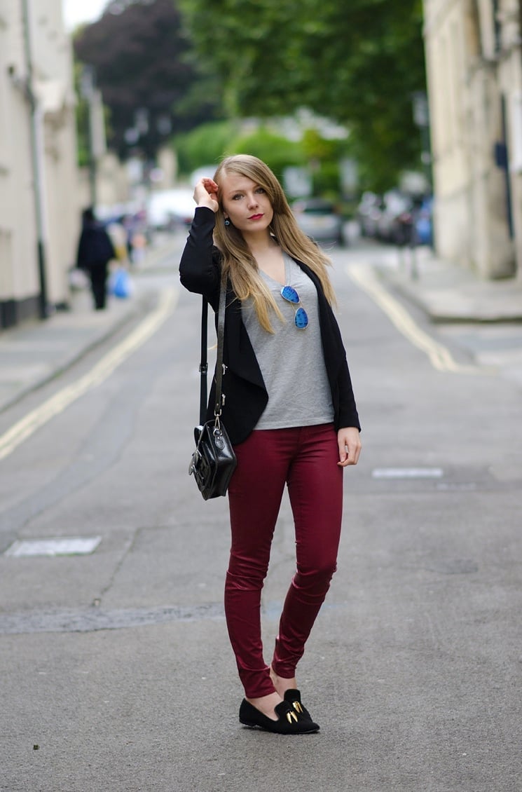Burgundy Velvet Trousers for Smart Casual Burgundy Velvet Trousers for Smart Casual — La Outfits